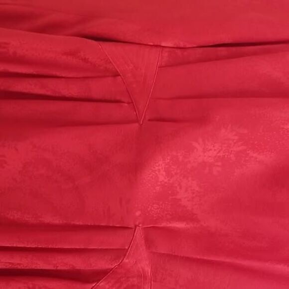 Red Dress 100 percent Silk - Picture 8 of 13